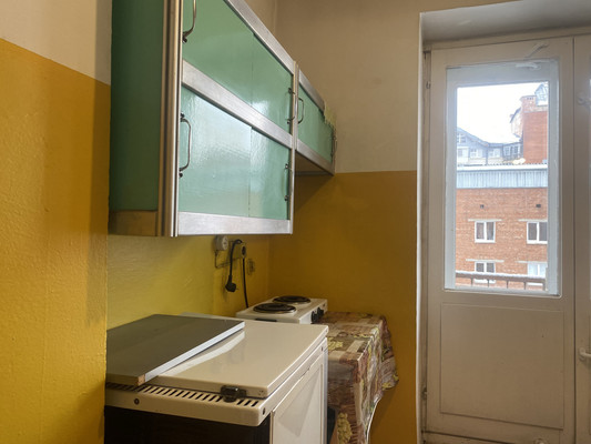 Продам комнату в 4-комн. квартире, Трилиссера ул, 52, Иркутск г