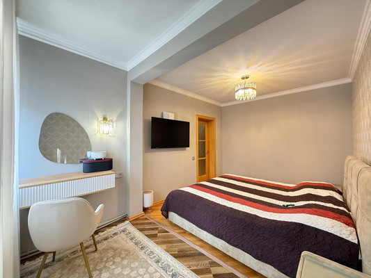 Продам трехкомнатную (3-комн.) квартиру, Ватутина ул, 12, Нальчик г