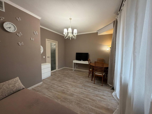 Продам однокомнатную (1-комн.) квартиру, Хохлова ул, 8, Гатчина г