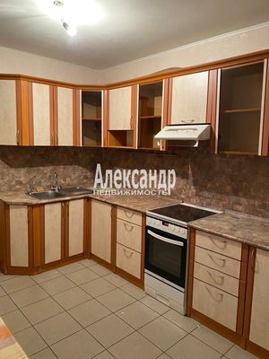 Продам двухкомнатную (2-комн.) квартиру, Пушкинская ул, 40, Шушары п