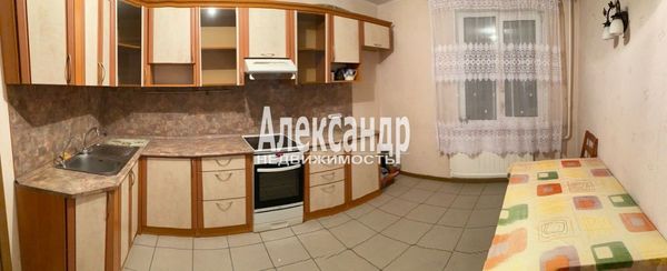 Продам двухкомнатную (2-комн.) квартиру, Пушкинская ул, 40, Шушары п