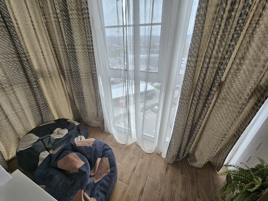 Продам трехкомнатную (3-комн.) квартиру, Солнечная ул, 2к1, Новороссийск г