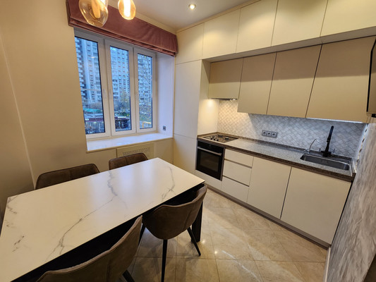 Продам двухкомнатную (2-комн.) квартиру, Трофимова ул, 35к20, Москва г