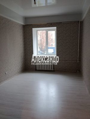 Продам трехкомнатную (3-комн.) квартиру, Нейшлотский пер, 6, Санкт-Петербург г