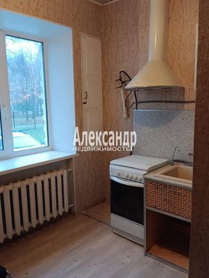 Продам трехкомнатную (3-комн.) квартиру, Нейшлотский пер, 6, Санкт-Петербург г