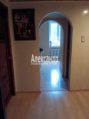 Продам трехкомнатную (3-комн.) квартиру, Нейшлотский пер, 6, Санкт-Петербург г