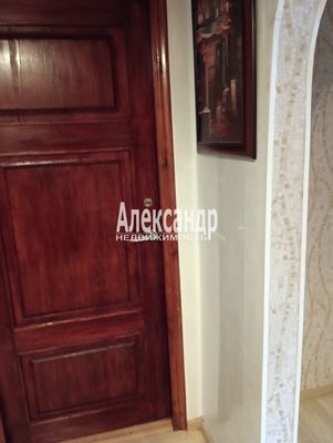 Продам трехкомнатную (3-комн.) квартиру, Нейшлотский пер, 6, Санкт-Петербург г