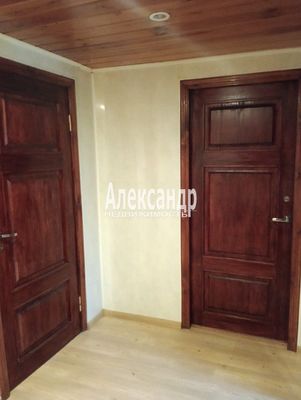 Продам трехкомнатную (3-комн.) квартиру, Нейшлотский пер, 6, Санкт-Петербург г