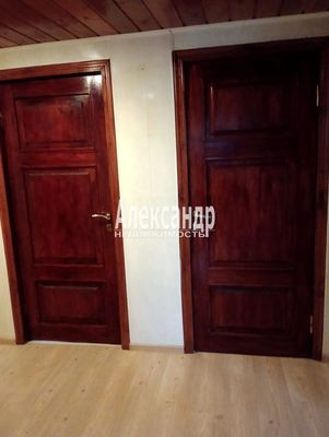 Продам трехкомнатную (3-комн.) квартиру, Нейшлотский пер, 6, Санкт-Петербург г