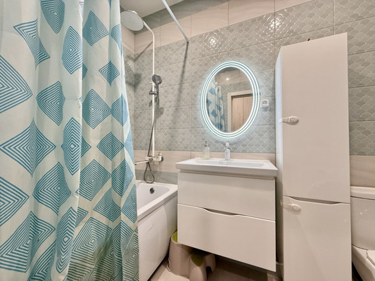 Продам однокомнатную (1-комн.) квартиру, Крымской весны ул, 5ак5, Мирное с