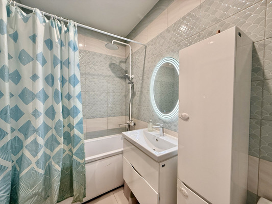 Продам однокомнатную (1-комн.) квартиру, Крымской весны ул, 5ак5, Мирное с