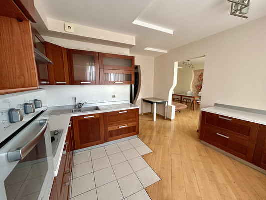 Продам многокомнатную квартиру, Имени Адмирала Серебрякова наб, 61а, Новороссийск г