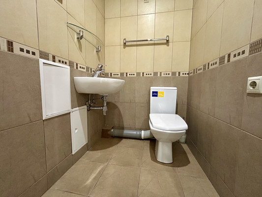 Продам многокомнатную квартиру, Имени Адмирала Серебрякова наб, 61а, Новороссийск г