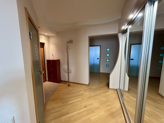 Продам многокомнатную квартиру, Имени Адмирала Серебрякова наб, 61а, Новороссийск г