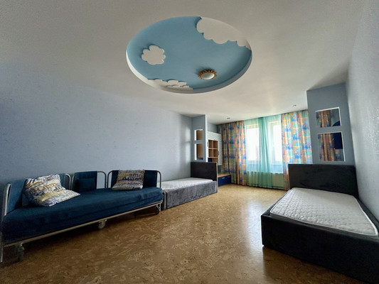 Продам многокомнатную квартиру, Имени Адмирала Серебрякова наб, 61а, Новороссийск г