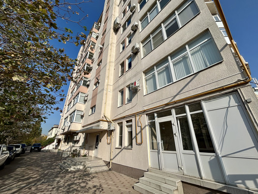 Продам многокомнатную квартиру, Имени Адмирала Серебрякова наб, 61а, Новороссийск г