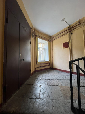 Продам комнату в 6-комн. квартире, Воскова ул, 15-17А, Санкт-Петербург г