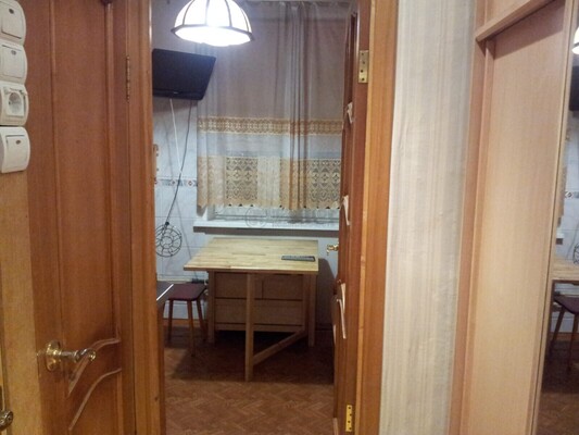 Продам однокомнатную (1-комн.) квартиру, Барвихинская ул, 10, Москва г