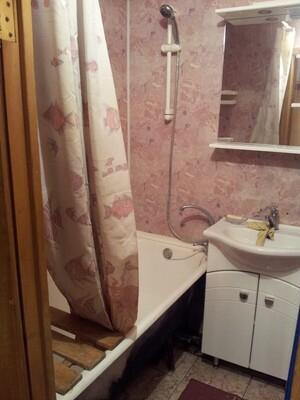 Продам однокомнатную (1-комн.) квартиру, Барвихинская ул, 10, Москва г