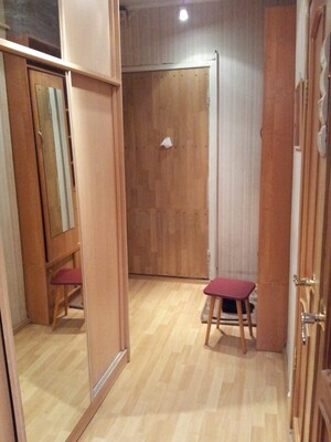 Продам однокомнатную (1-комн.) квартиру, Барвихинская ул, 10, Москва г