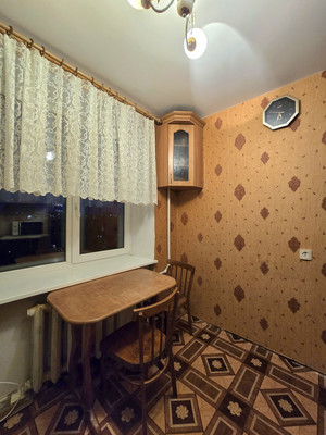 Продам трехкомнатную (3-комн.) квартиру, Нарвская ул, 4Ак1, Красное Село г