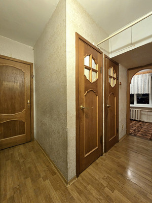 Продам трехкомнатную (3-комн.) квартиру, Нарвская ул, 4Ак1, Красное Село г