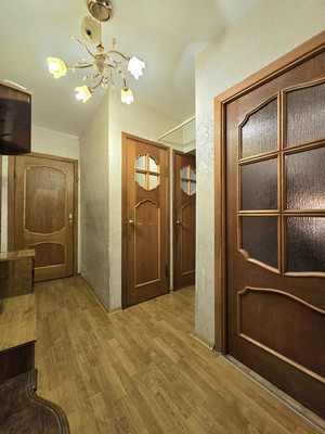 Продам трехкомнатную (3-комн.) квартиру, Нарвская ул, 4Ак1, Красное Село г