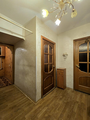 Продам трехкомнатную (3-комн.) квартиру, Нарвская ул, 4Ак1, Красное Село г