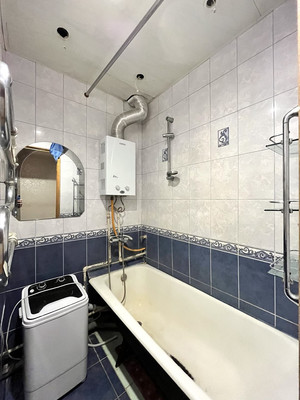 Продам трехкомнатную (3-комн.) квартиру, Нарвская ул, 4Ак1, Красное Село г