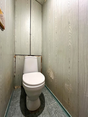 Продам трехкомнатную (3-комн.) квартиру, Нарвская ул, 4Ак1, Красное Село г