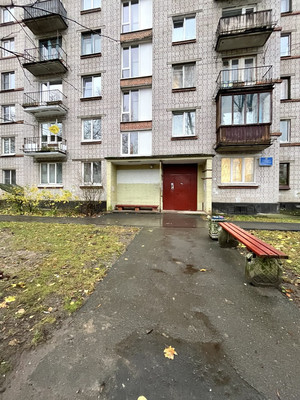 Продам трехкомнатную (3-комн.) квартиру, Нарвская ул, 4Ак1, Красное Село г