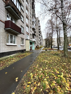 Продам трехкомнатную (3-комн.) квартиру, Нарвская ул, 4Ак1, Красное Село г