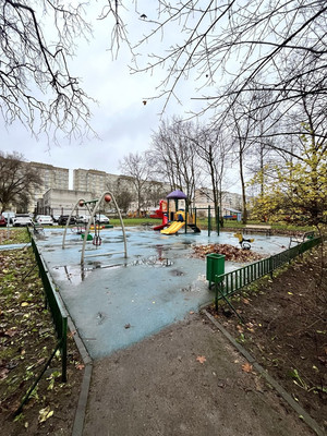 Продам трехкомнатную (3-комн.) квартиру, Нарвская ул, 4Ак1, Красное Село г