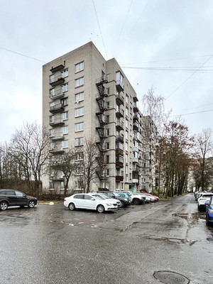 Продам трехкомнатную (3-комн.) квартиру, Нарвская ул, 4Ак1, Красное Село г