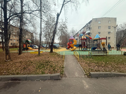 Продам двухкомнатную (2-комн.) квартиру, Ленина ул, 3, Лесные Поляны п