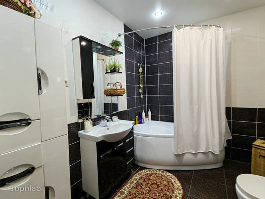 Продам трехкомнатную (3-комн.) квартиру, Фестивальный пер, 39, Белореченск г