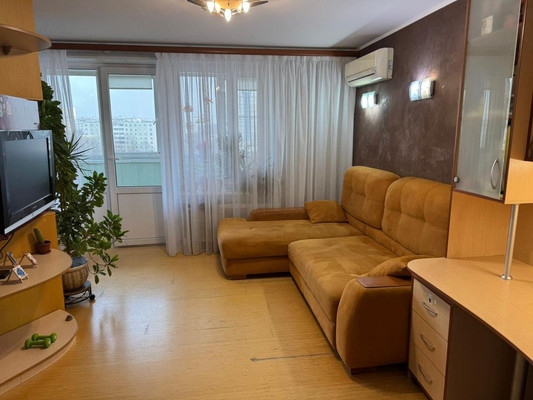 Продам двухкомнатную (2-комн.) квартиру, Ясногорская ул, 17к1, Москва г