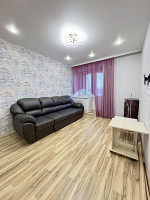 Продам однокомнатную (1-комн.) квартиру, Молодежная ул, 1в, Семеновка с