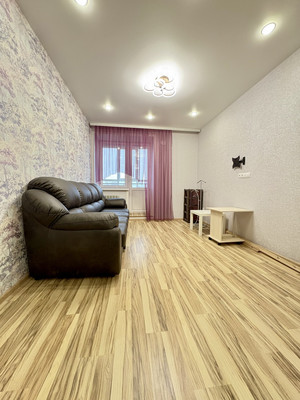 Продам однокомнатную (1-комн.) квартиру, Молодежная ул, 1в, Семеновка с