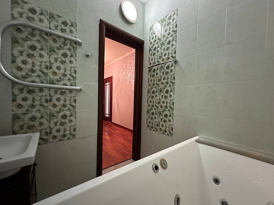 Продам двухкомнатную (2-комн.) квартиру, им Владимира Махалина мкр, 25, Дмитров г