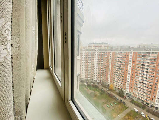 Продам трехкомнатную (3-комн.) квартиру, Гагарина пр-кт, 22к2, Люберцы г