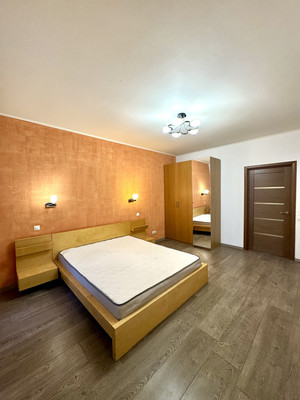 Продам двухкомнатную (2-комн.) квартиру, Ленинский пр-кт, 147к2, Санкт-Петербург г