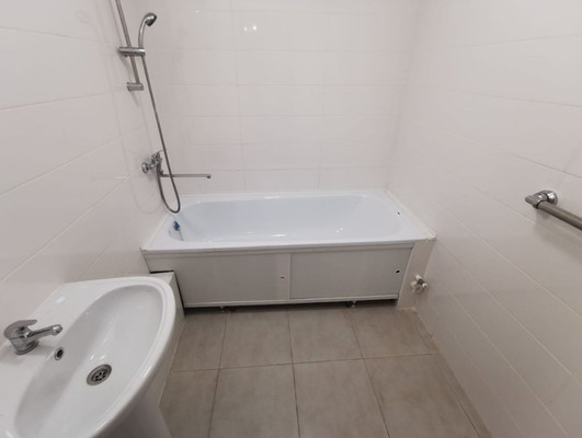 Продам трехкомнатную (3-комн.) квартиру, Варшавское ш, 100к1, Москва г