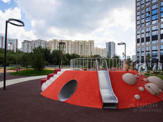 Продам трехкомнатную (3-комн.) квартиру, Генерала Дорохова пр-кт, вл1к2, Москва г