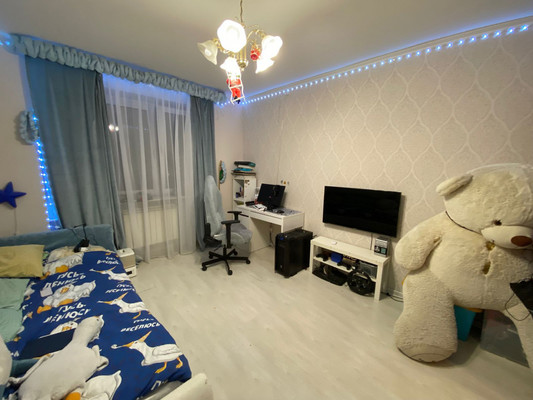 Продам многокомнатную квартиру, Культуры пр-кт, 25к4, Санкт-Петербург г