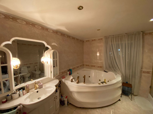 Продам многокомнатную квартиру, Культуры пр-кт, 25к4, Санкт-Петербург г