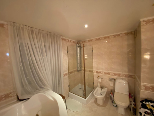 Продам многокомнатную квартиру, Культуры пр-кт, 25к4, Санкт-Петербург г