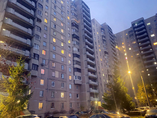 Продам многокомнатную квартиру, Культуры пр-кт, 25к4, Санкт-Петербург г