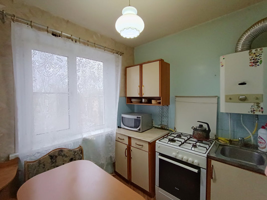 Продам двухкомнатную (2-комн.) квартиру, Любимова ул, 6, Иваново г