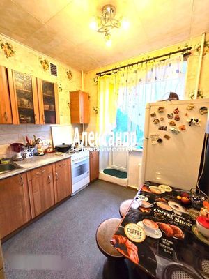 Продам однокомнатную (1-комн.) квартиру, Гагарина ул, 1, Кузнечное гп